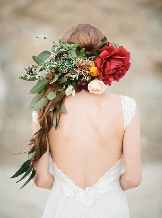 weaving hairstyles with flowers will look more perfect and more individual