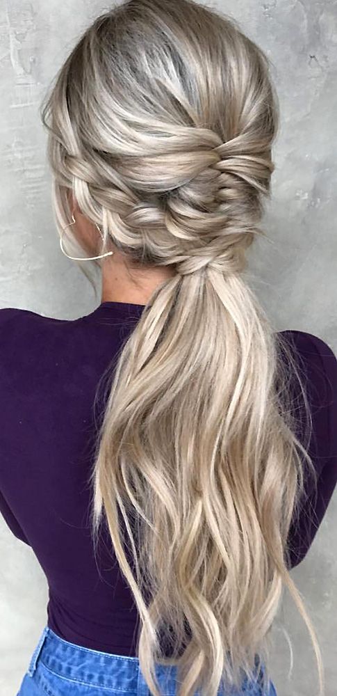 Hair styles at parties and holidays make you more attractive. Hair style can shape women's dignified, classical, gorgeous, elegant, natural and other temperament