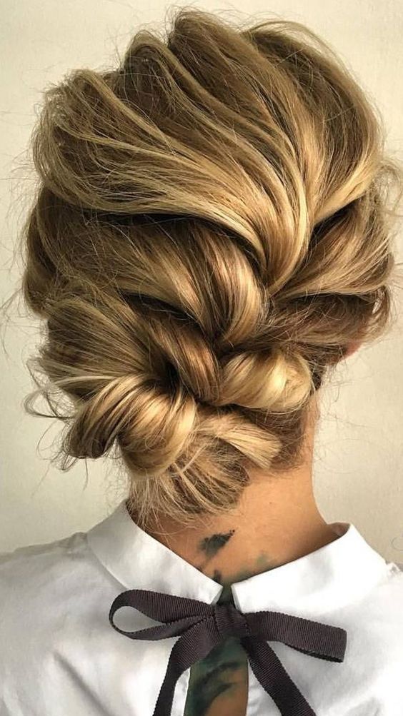 Hair styles at parties and holidays make you more attractive. Hair style can shape women's dignified, classical, gorgeous, elegant, natural and other temperament