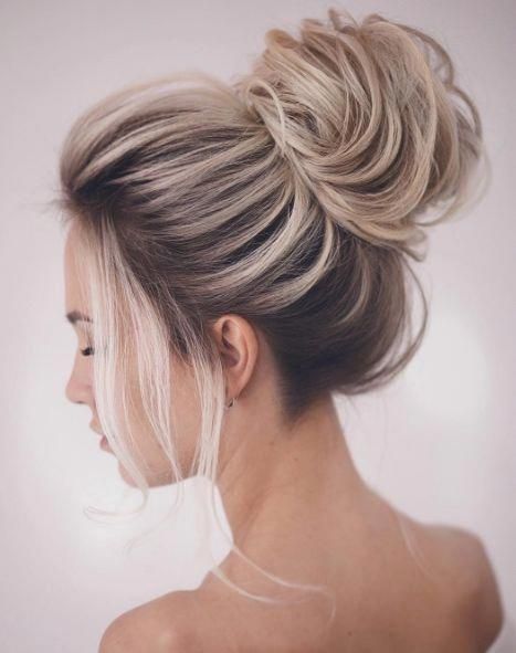 Hair styles at parties and holidays make you more attractive. Hair style can shape women's dignified, classical, gorgeous, elegant, natural and other temperament