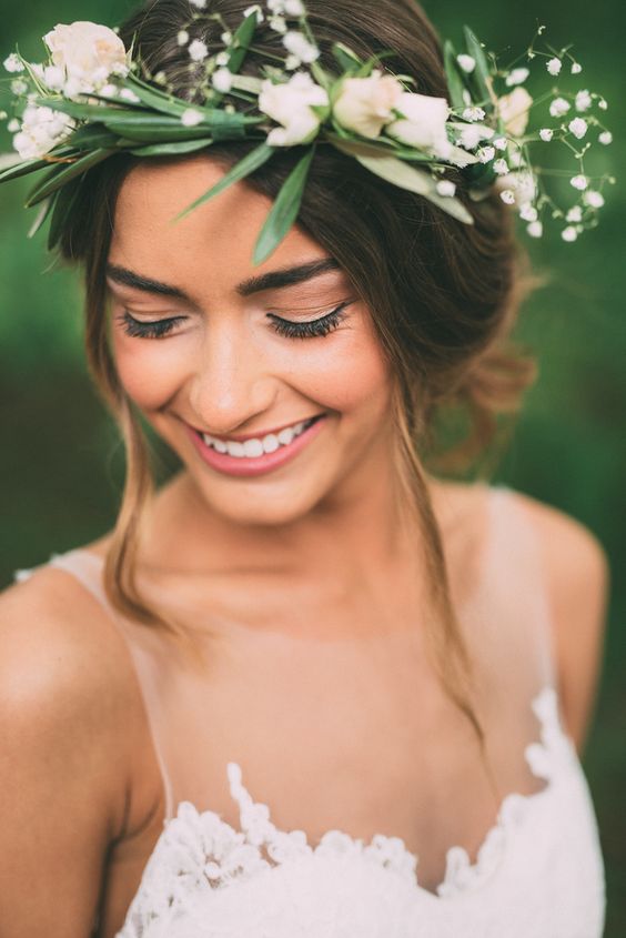 weaving hairstyles with flowers will look more perfect and more individual