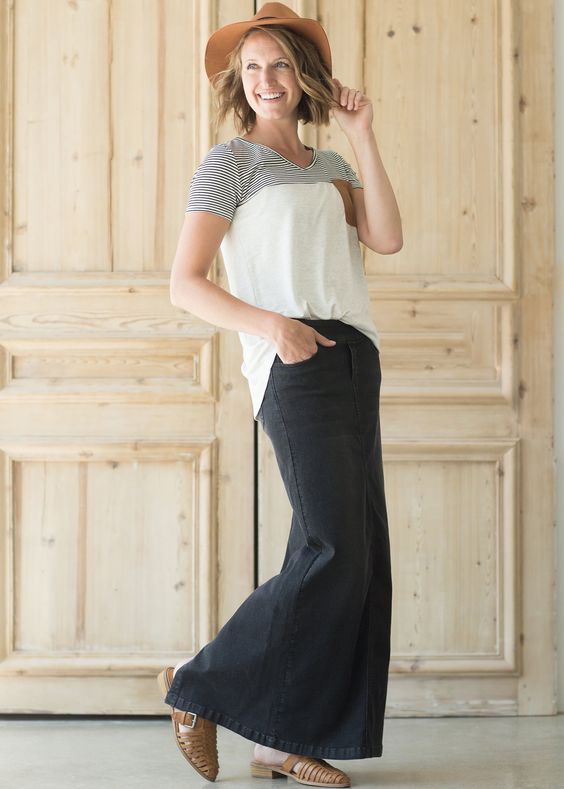 High waisted maxi skirt makes the body more sexy and attractive