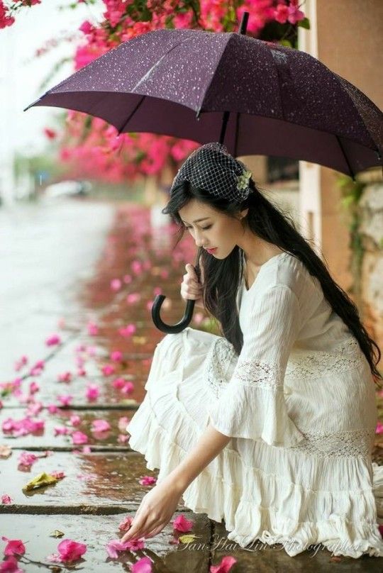 Umbrella as a decoration, matching it properly will make you more elegant and charming