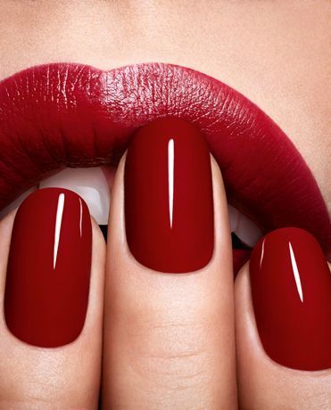 50+ Best Festive Christmas Nails : Glitter & Red + Matte Nails