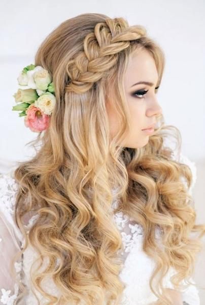 weaving hairstyles with flowers will look more perfect and more individual