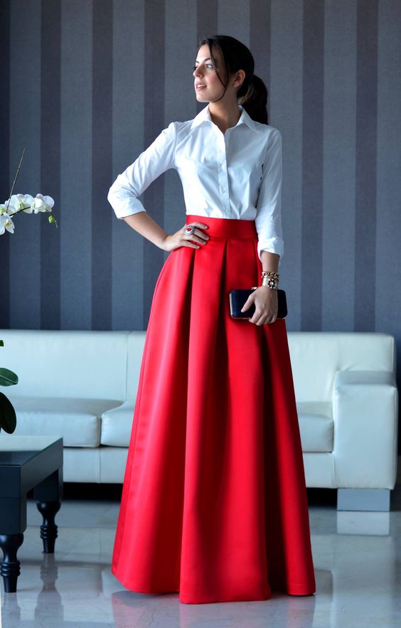 High waisted maxi skirt makes the body more sexy and attractive