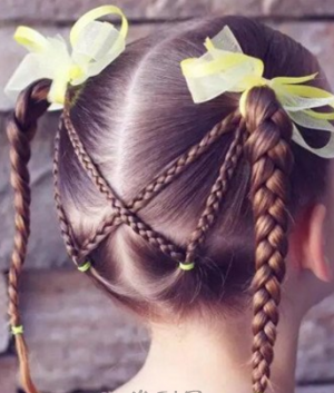 braided hairstyle、children、kids、for school、little girls、children's hairstyles、for long hair