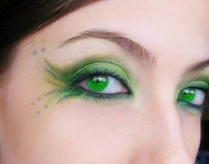 Eye Makeup ;  Colorful ; Bright Makeup ; Crazy Makeup ; Eyeshadows ; Avant Garde ; Peacocks ; Sparkle ; Inspiration;  Beautiful