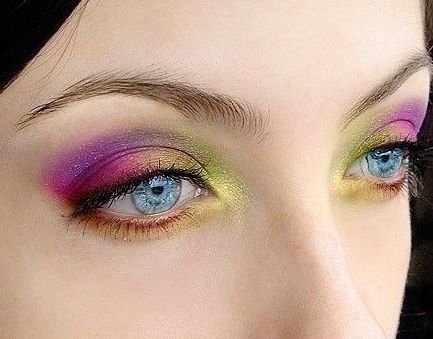 Eye Makeup ;  Colorful ; Bright Makeup ; Crazy Makeup ; Eyeshadows ; Avant Garde ; Peacocks ; Sparkle ; Inspiration;  Beautiful