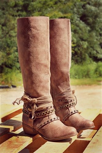 Boots;Knee High Boots;With Heels;Cowgirl Boots;Winter Boots;Combat  Boots;Outfit Boots;Brown Boots;Black Boots;Lace Up Boots;Ide Calf Boots;Leather Boots;Wedge Boots