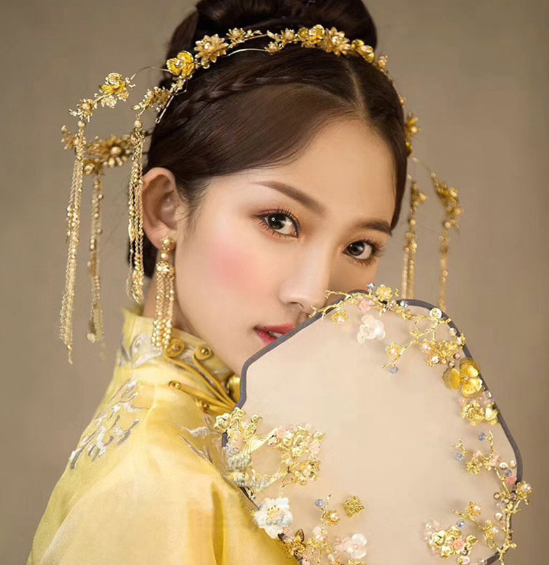 Chinese Bride; Hair Style; Matching; Hair Accessories; Tradition Hair Style; Ancient Hair Style; Weddings Hair Style; Red Hair Style; Accessories