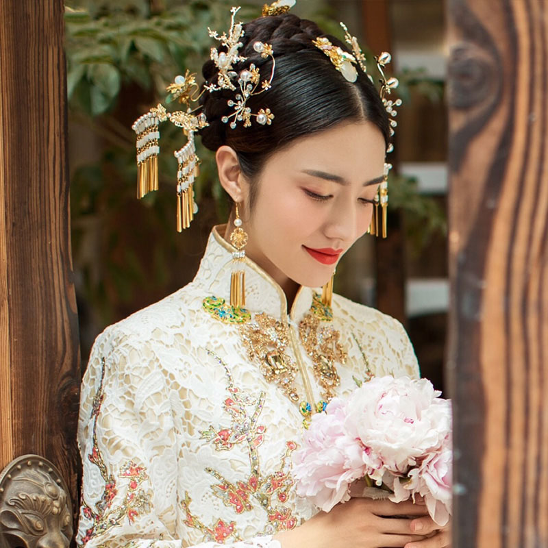 Chinese Bride; Hair Style; Matching; Hair Accessories; Tradition Hair Style; Ancient Hair Style; Weddings Hair Style; Red Hair Style; Accessories