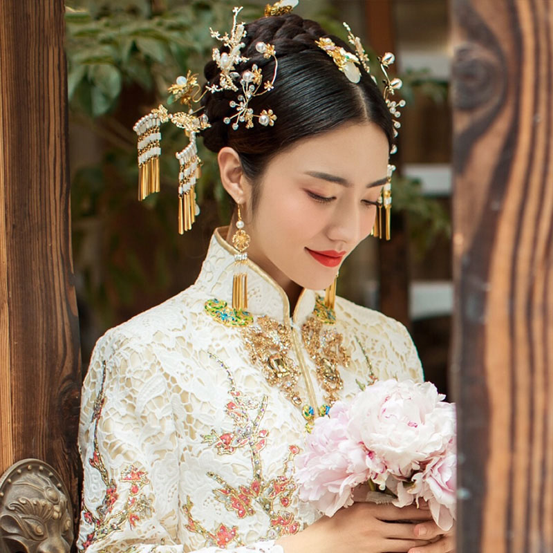 Chinese Bride; Hair Style; Matching; Hair Accessories; Tradition Hair Style; Ancient Hair Style; Weddings Hair Style; Red Hair Style; Accessories