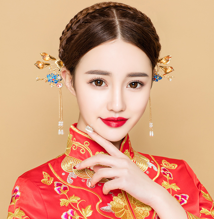 Chinese Bride; Hair Style; Matching; Hair Accessories; Tradition Hair Style; Ancient Hair Style; Weddings Hair Style; Red Hair Style; Accessories