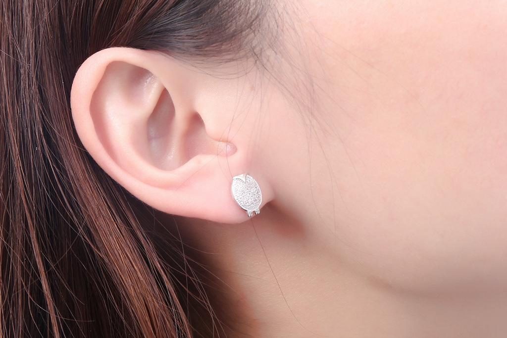 simple stud earrings; stud earrings; cute stud earrings; crystal studs; flower studs