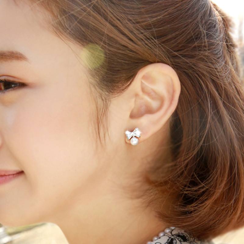 simple stud earrings; stud earrings; cute stud earrings; crystal studs; flower studs