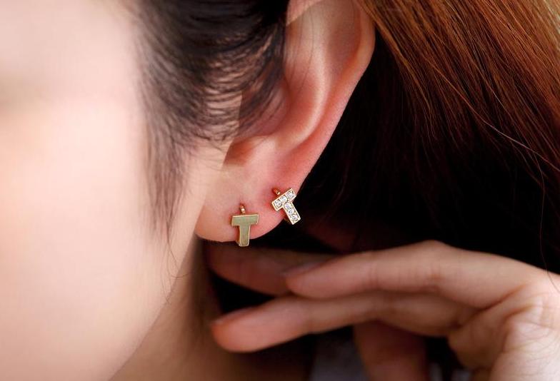 simple stud earrings; stud earrings; cute stud earrings; crystal studs; flower studs