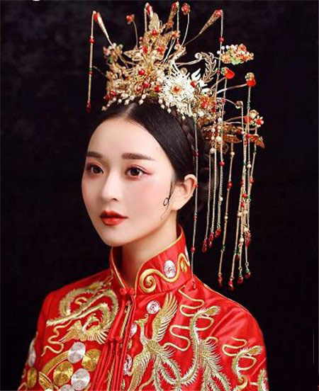 Chinese Bride; Hair Style; Matching; Hair Accessories; Tradition Hair Style; Ancient Hair Style; Weddings Hair Style; Red Hair Style; Accessories