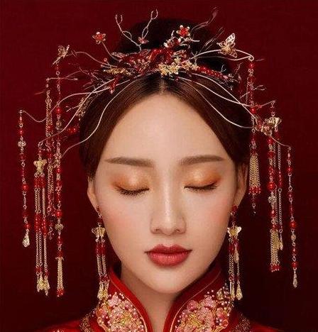 Chinese Bride; Hair Style; Matching; Hair Accessories; Tradition Hair Style; Ancient Hair Style; Weddings Hair Style; Red Hair Style; Accessories