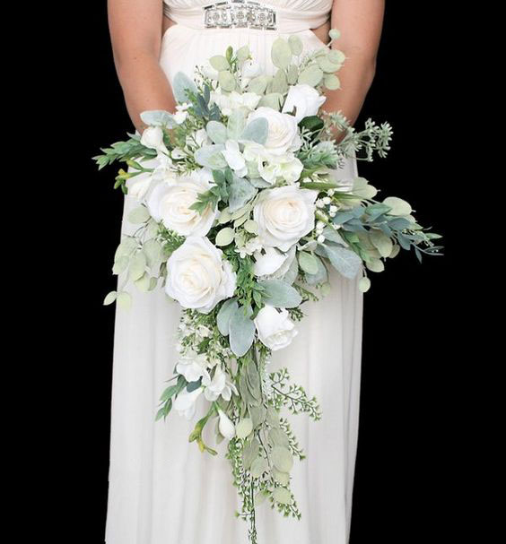 Bouquet; Bride; Wedding; Bridal Jewelry; Flowers, Creative Bouquets; Fresh Bouquets