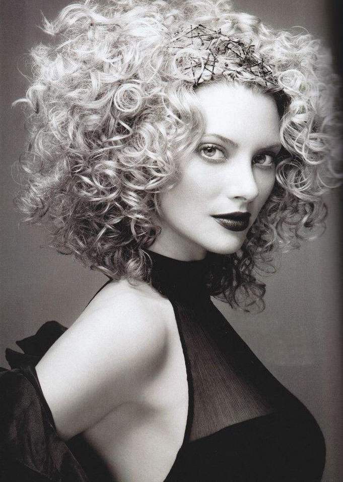 Hair Styling; Curly Hair Style; Long Hair Style; Short Hair Style; Temperament Hairstyle; Tersonalized Hairstyle