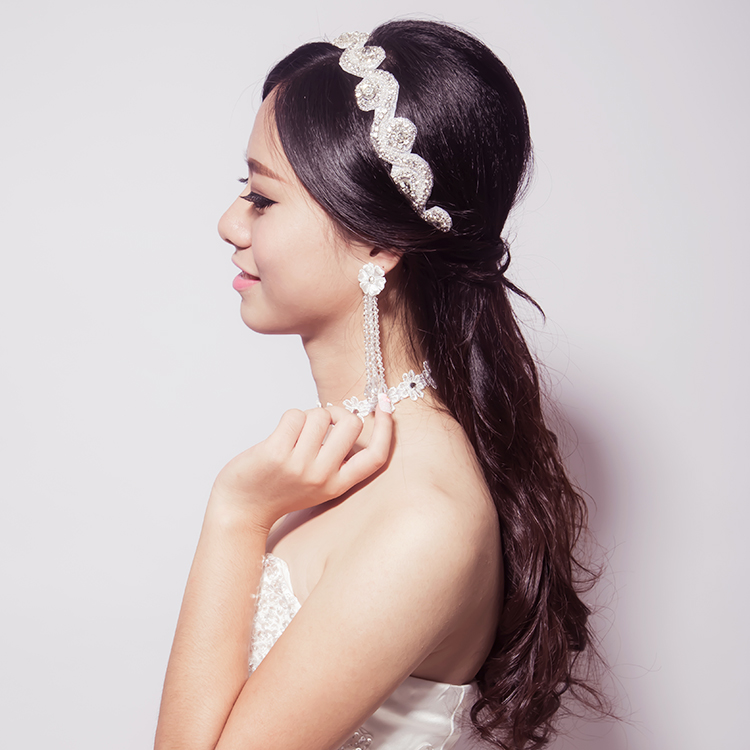 hair accessories；DIY；wedding；European style；Bridal hairstyle；for long hair；with veil;Wedding