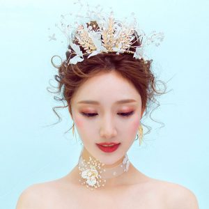 CLASSIC EUROPEAN INSPIRED BRIDAL STYLE WITH RICH HAIR ACCESSORIES ...