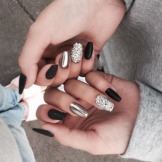 32 ATTRACTIVE FLASH NAILS HIGHLIGHT THE CHARM OF WOMEN - yeslip