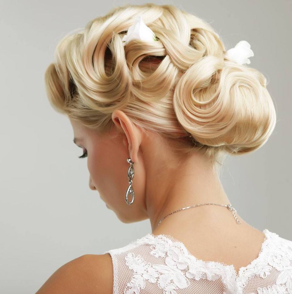 Bride hairstyle ;half up half down;for long hair;front view;medium length;with veil;down curls;wedding ideas