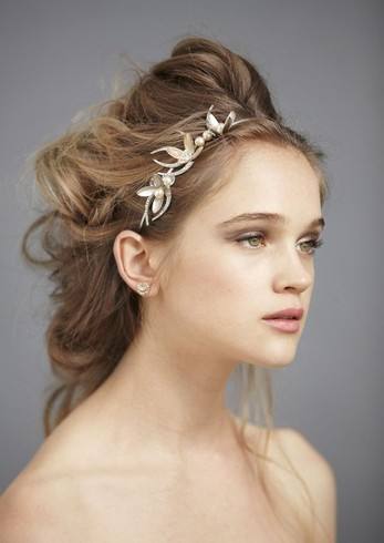 Bride hairstyle ;half up half down;for long hair;front view;medium length;with veil;down curls;wedding ideas