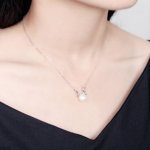 Simple; ayered; fine necklace; clavicle necklace; dainty; silver necklace; meaningful; Dainty Circle Necklace, Karma Necklace, Gold Circle Necklace, Minimalist Necklace, Layering Necklace, Tiny Pendant Necklace, Gold Necklace