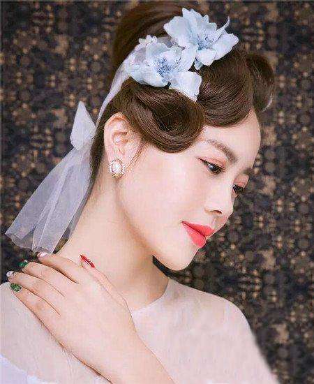 Bride hairstyle ;half up half down;for long hair;front view;medium length;with veil;down curls;wedding ideas