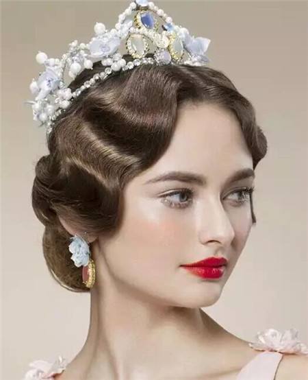 Bride hairstyle ;half up half down;for long hair;front view;medium length;with veil;down curls;wedding ideas