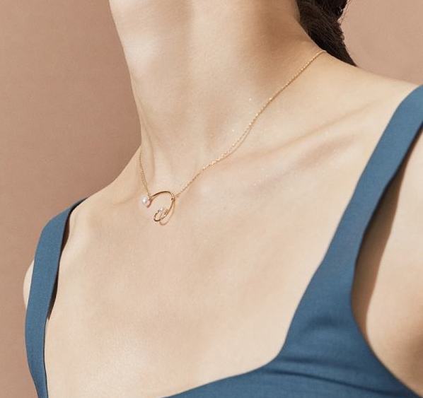 Simple; ayered; fine necklace; clavicle necklace; dainty; silver necklace; meaningful; Dainty Circle Necklace, Karma Necklace, Gold Circle Necklace, Minimalist Necklace, Layering Necklace, Tiny Pendant Necklace, Gold Necklace