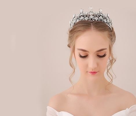 Bride hairstyle ;half up half down;for long hair;front view;medium length;with veil;down curls;wedding ideas