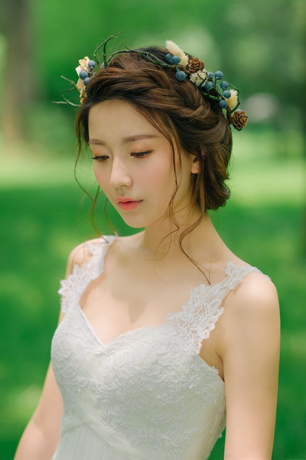 Bride hairstyle ;half up half down;for long hair;front view;medium length;with veil;down curls;wedding ideas