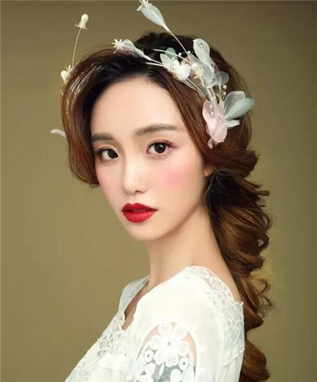 Bride hairstyle ;half up half down;for long hair;front view;medium length;with veil;down curls;wedding ideas